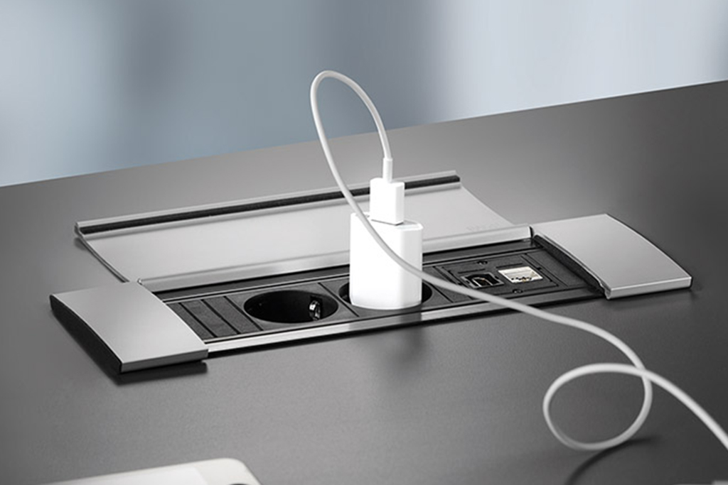 Bachmann - elektrificatie - USB charge - stroom kabels - elektrische bekabeling