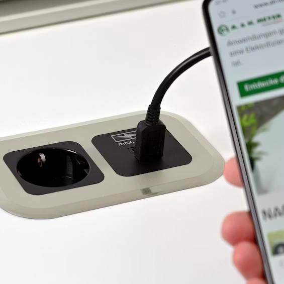 telefoon opladen met stroompunt A. & H. Meyer